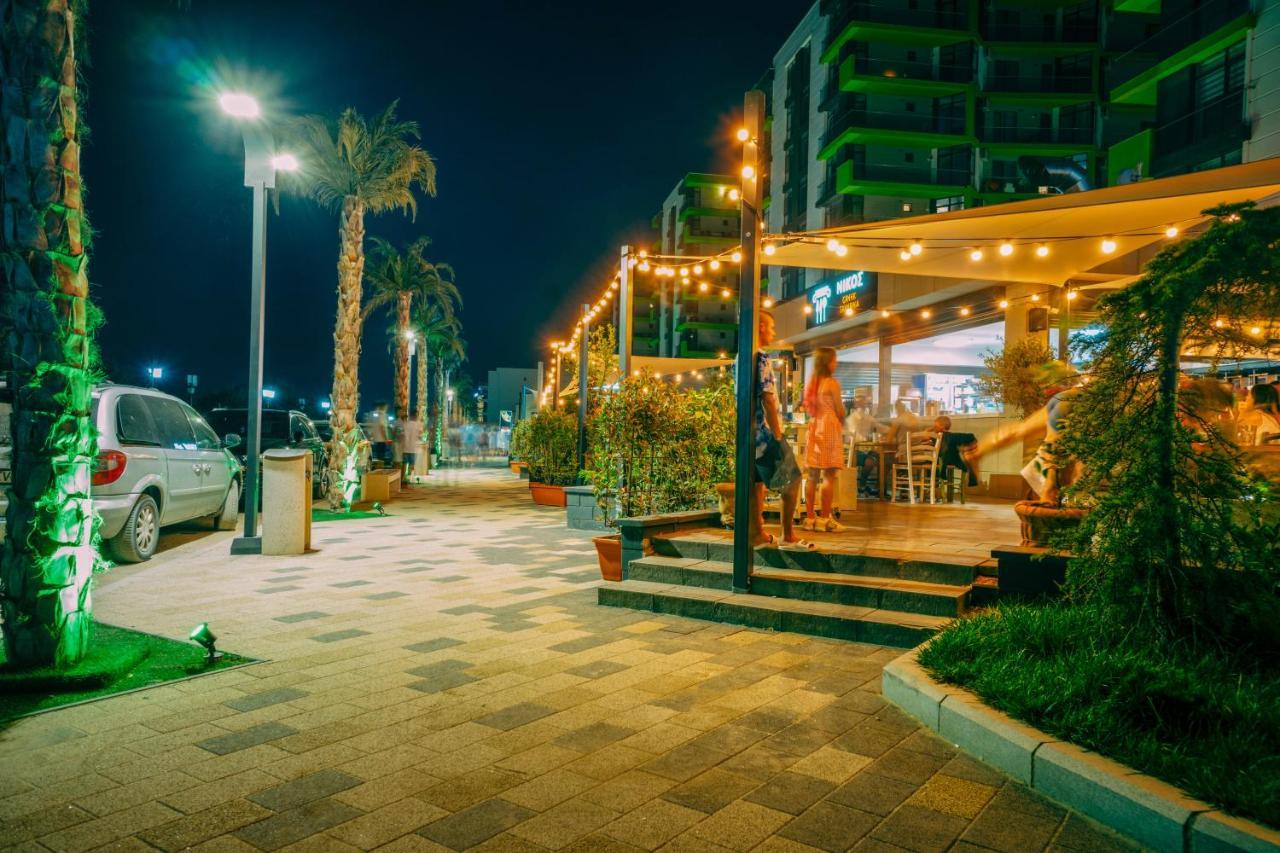 Sunfest Aparthotel Pool & Spa Mamaia Nord ナボダリ エクステリア 写真